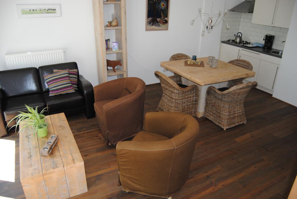 Appartementen Verhuur De Trijehoek Stiens Εξωτερικό φωτογραφία